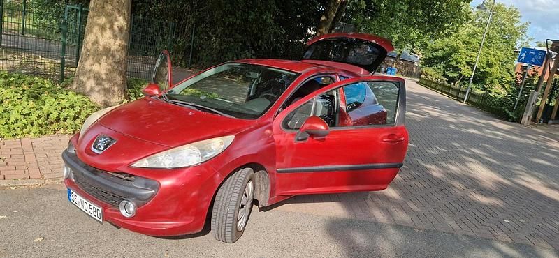 Rot Gebraucht 2008 Peugeot 207 Kleinwagen | 800 € (Superpreis) - Bild 1/4
