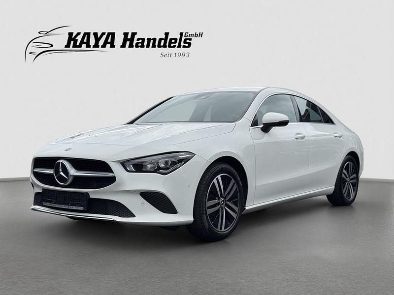 Gebraucht Mercedes CLA200 Urban 150 PS (110 kW) 2021 Polarweiss Coupé