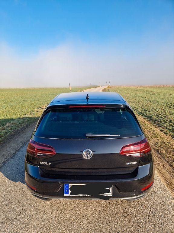 Gebraucht VW Golf VII Join 131 PS (96 kW) 2019 Schwarz Limousine