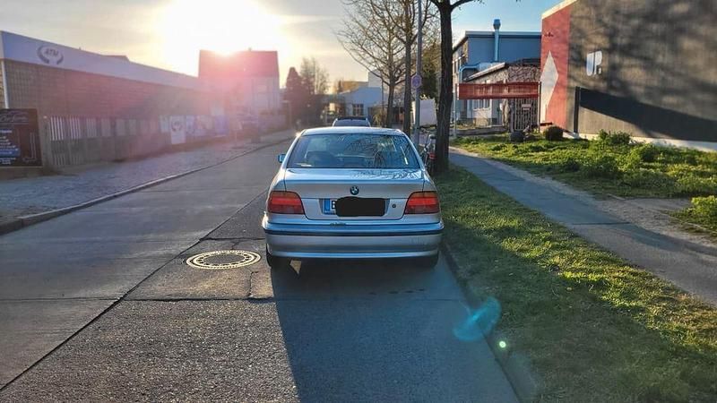 Gebraucht BMW 520 150 PS (110 kW) 1999 Silber Limousine