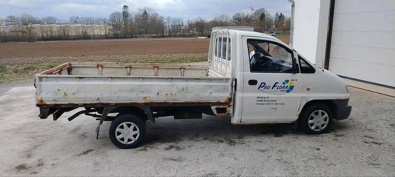 Gebraucht Hyundai H-1 100 PS (73 kW) 2004 Weiß Van / Kleinbus