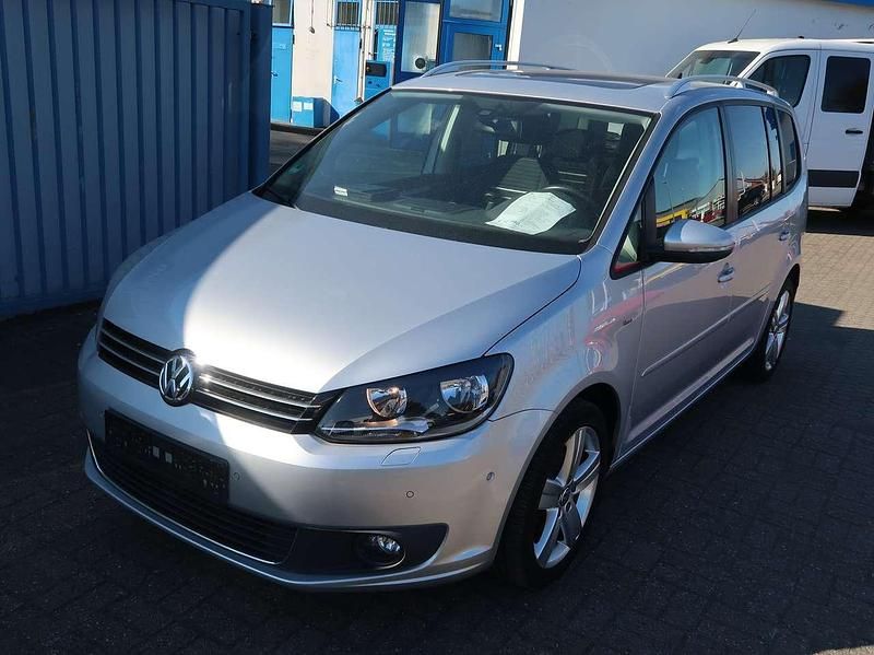 Reflexsilber metallic Gebraucht 2015 VW Touran Cup Van / Kleinbus | 11.300 € (Superpreis) - Bild 1/4