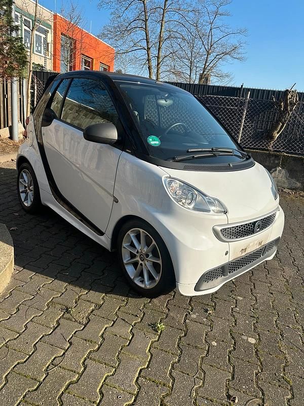 Gebraucht Smart ForTwo Cabrio 71 PS (52 kW) 2013 Weiß Cabrio