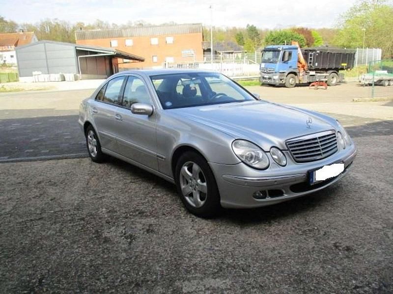 Gebraucht Mercedes E320 204 PS (150 kW) 2005 Silber Limousine