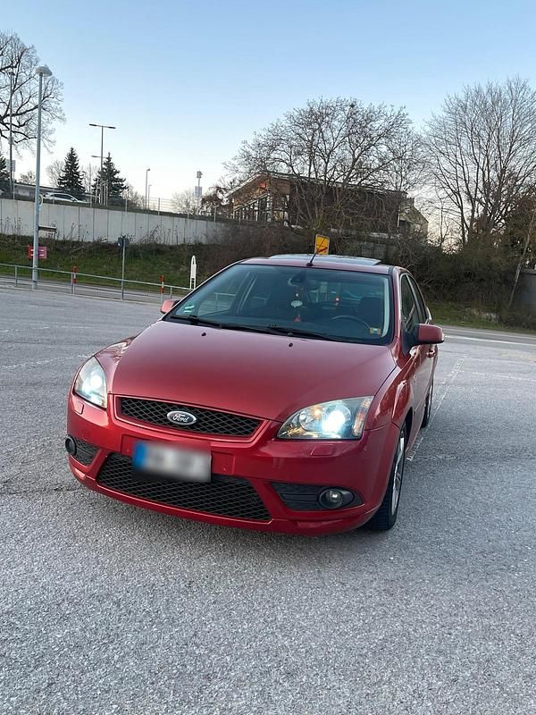 Second-hand Ford Focus 136 CP (100 kW) 2007 Roșu Hatchback