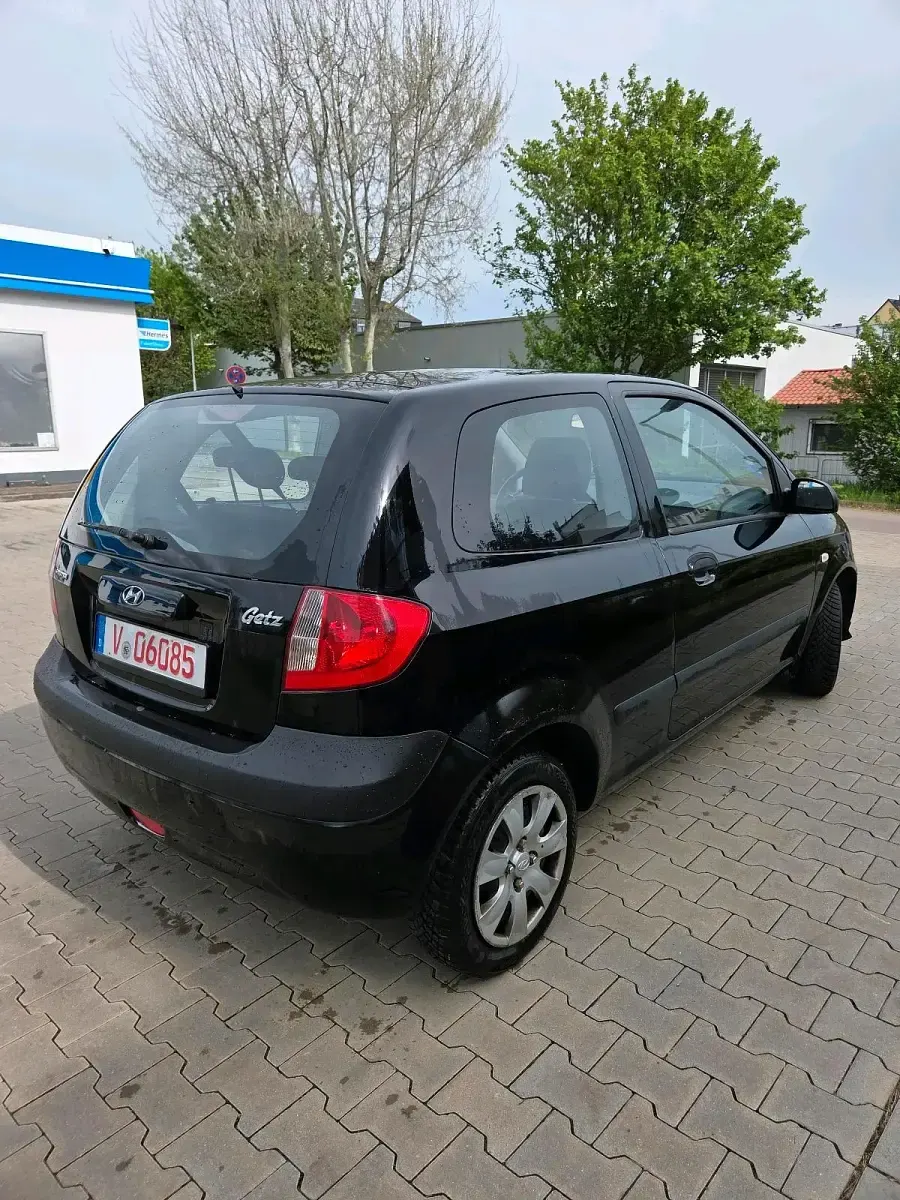 Second-hand Hyundai Getz 65 CP (47 kW) 2007 Negru Hatchback