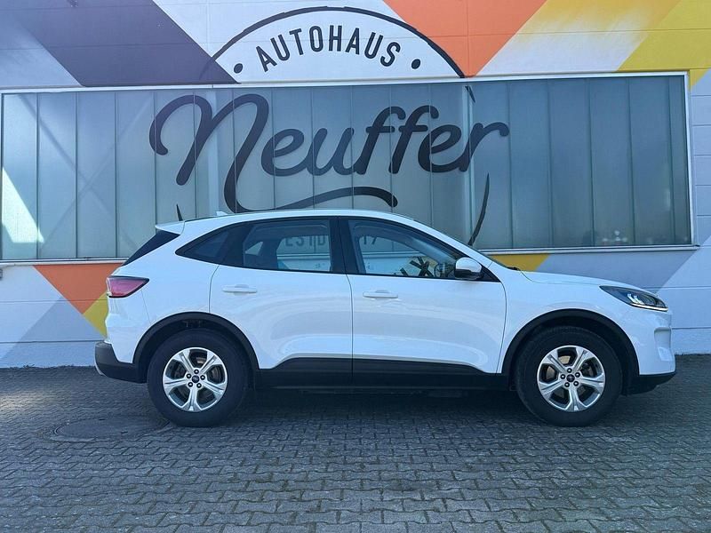 Gebraucht Ford Kuga Cool & Connect 224 PS (164 kW) 2021 Frostweiß SUV