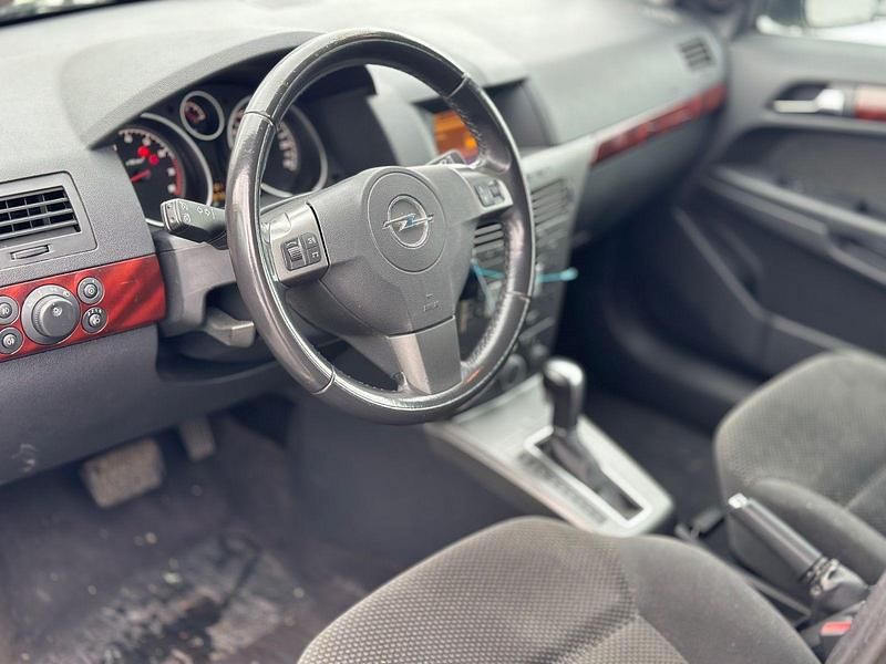 Usata Opel Astra 125 CV (91 kW) 2004 Giallo Berlina