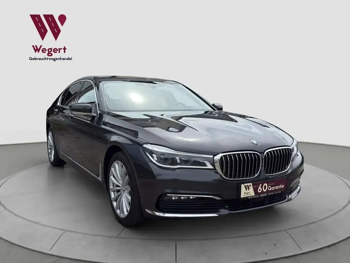 Gebraucht BMW 740 320 PS (235 kW) 2019 Grau Limousine