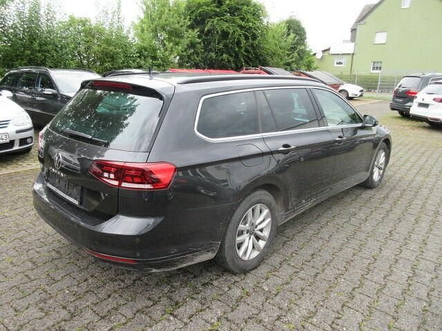 Gebraucht VW Passat Business 150 PS (110 kW) 2021 Silber Kombi