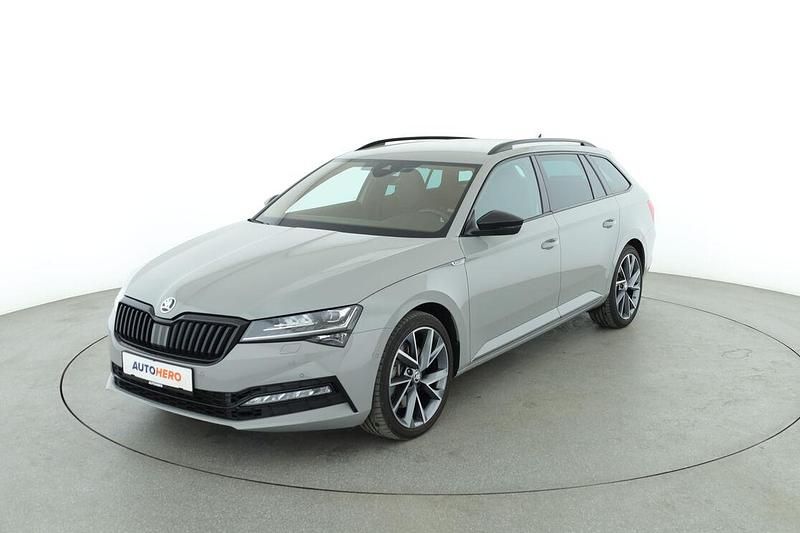 Grau Gebraucht 2023 Skoda Superb SportLine Kombi | 38.830 € (Fairer Preis) - Bild 1/3
