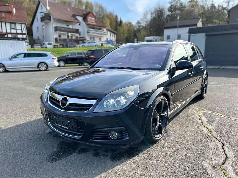 Gebraucht Opel Signum Edition+ 150 PS (110 kW) 2007 Schwarz Kleinwagen