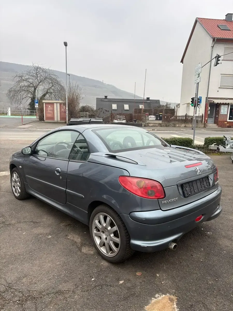 Gebraucht Peugeot 206 CC 136 PS (100 kW) 2005 Grau Cabrio
