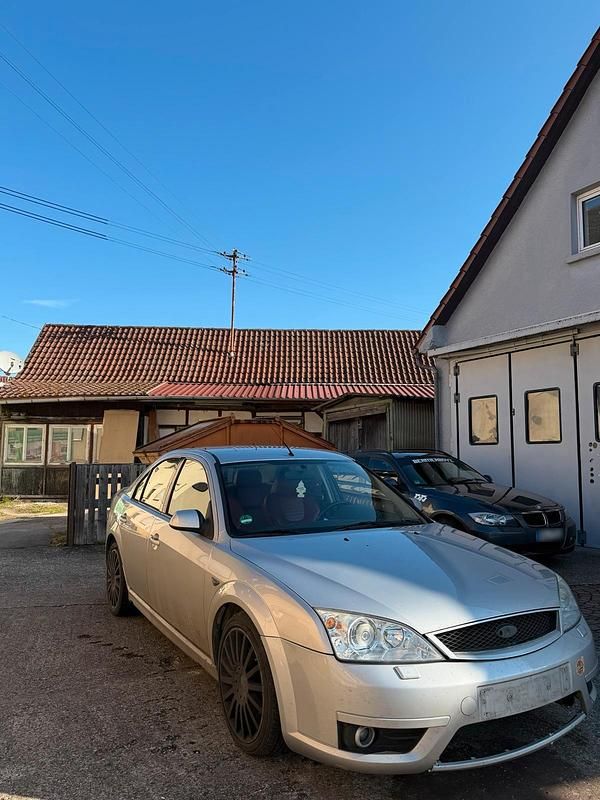 Gebraucht Ford Mondeo ST 220 PS (161 kW) 2002 Silber Limousine