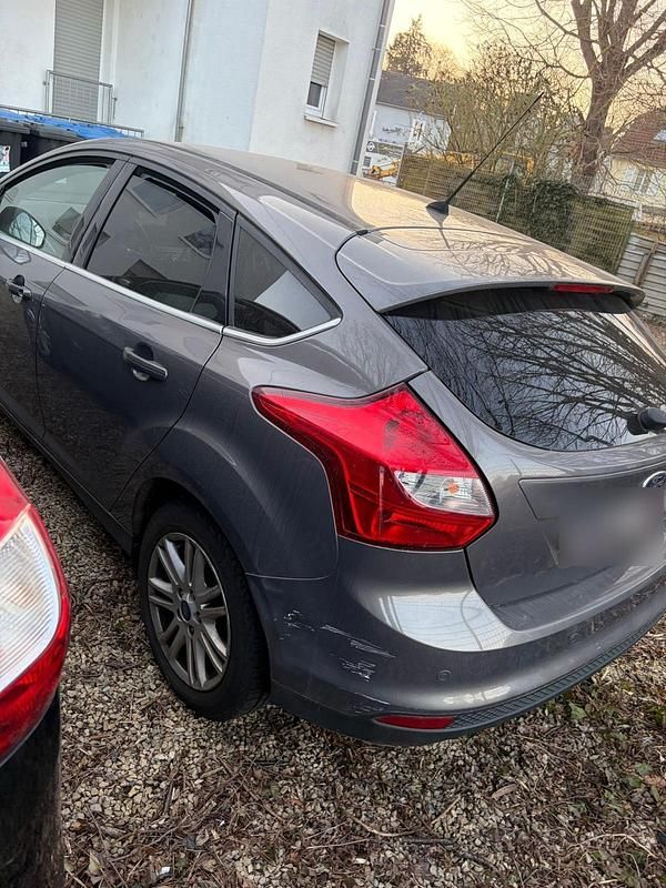 Gebraucht Ford Focus 125 PS (91 kW) 2014 Braun Kleinwagen