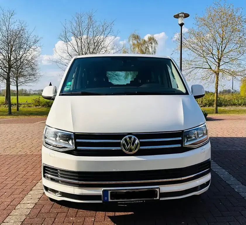 Usata VW Multivan Generation Six 150 CV (110 kW) 2020 Bianco Monovolume