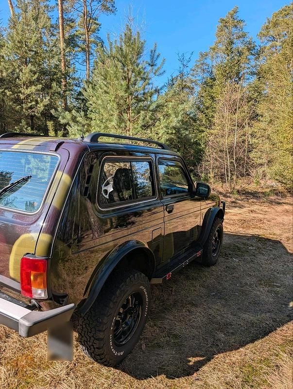 Gebraucht Lada niva 83 PS (61 kW) 2020 Andere farben SUV