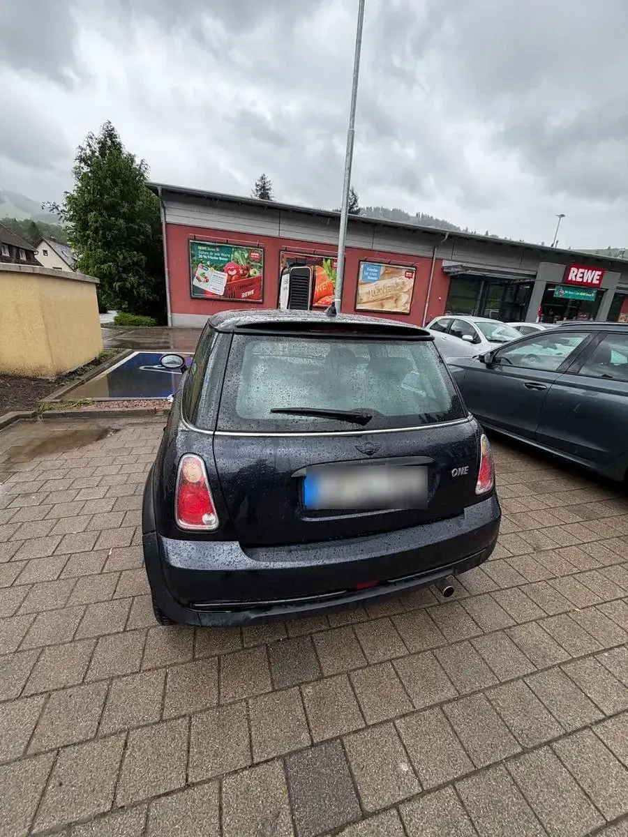 Gebraucht Mini ONE Seven 90 PS (66 kW) 2005 Schwarz Kleinwagen