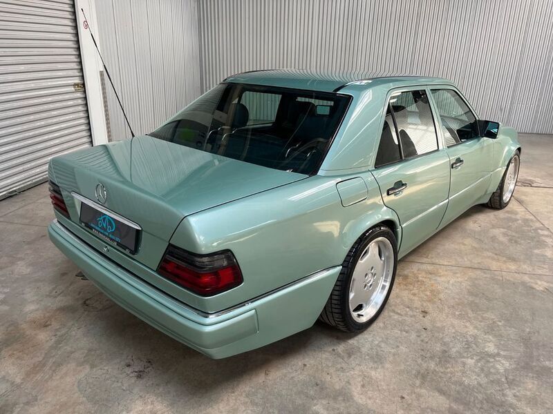 Gebraucht Mercedes E500 326 PS (239 kW) 1991 Grün Limousine