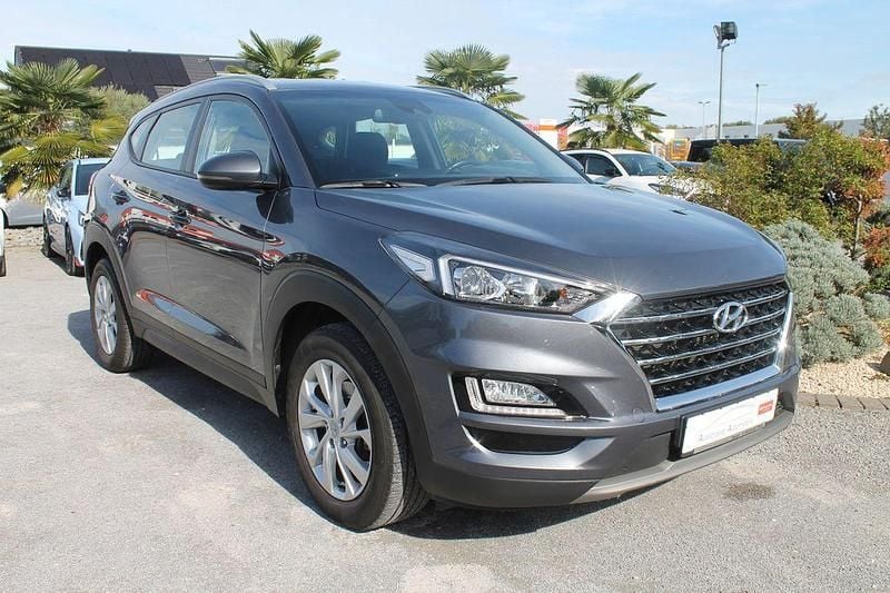 Grau Gebraucht 2019 Hyundai Tucson SUV | 20.990 € (Fairer Preis) - Bild 1/4