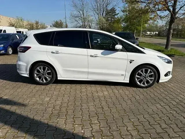 Używany Ford S-MAX ST-Line 190 KM (139 kW) 2018 Biały Minivan