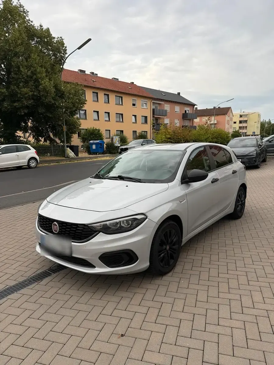 Gebraucht Fiat Tipo 95 PS (69 kW) 2020 Silber Kleinwagen