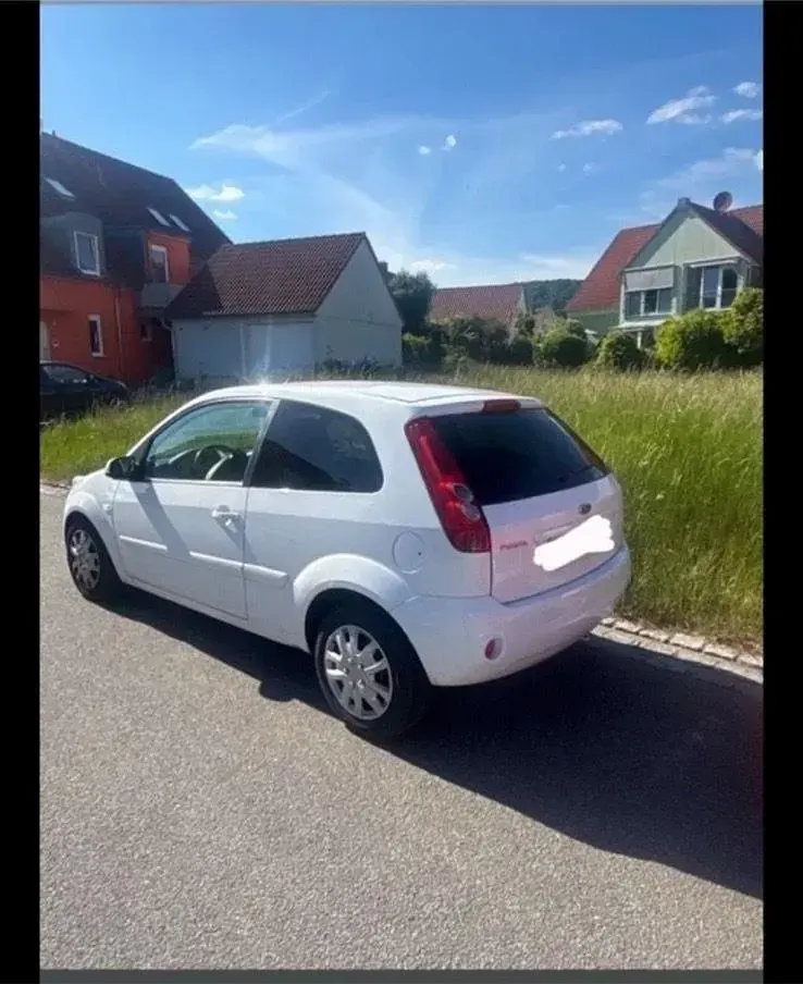Gebraucht Ford Fiesta 69 PS (50 kW) 2008 Weiß Kleinwagen