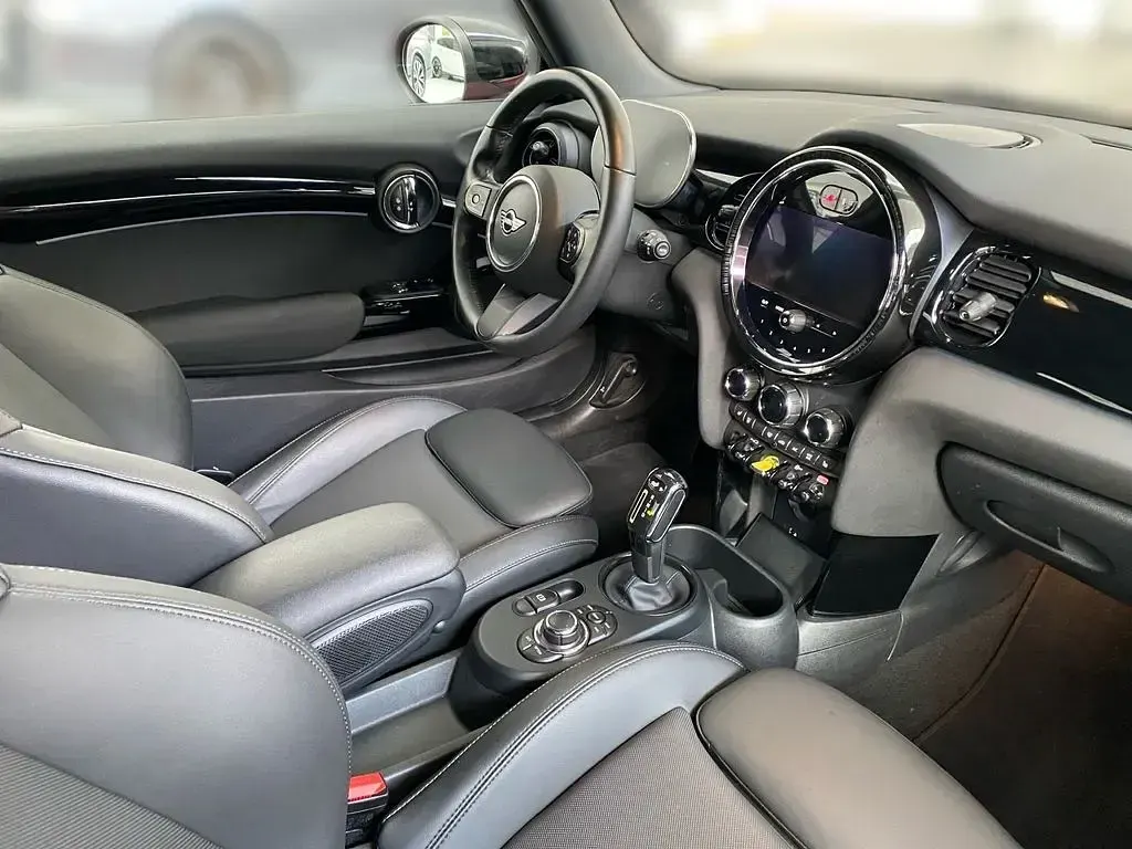 Gebraucht Mini Cooper SE Classic 135 kW (184 PS) 2022 Rot Kleinwagen