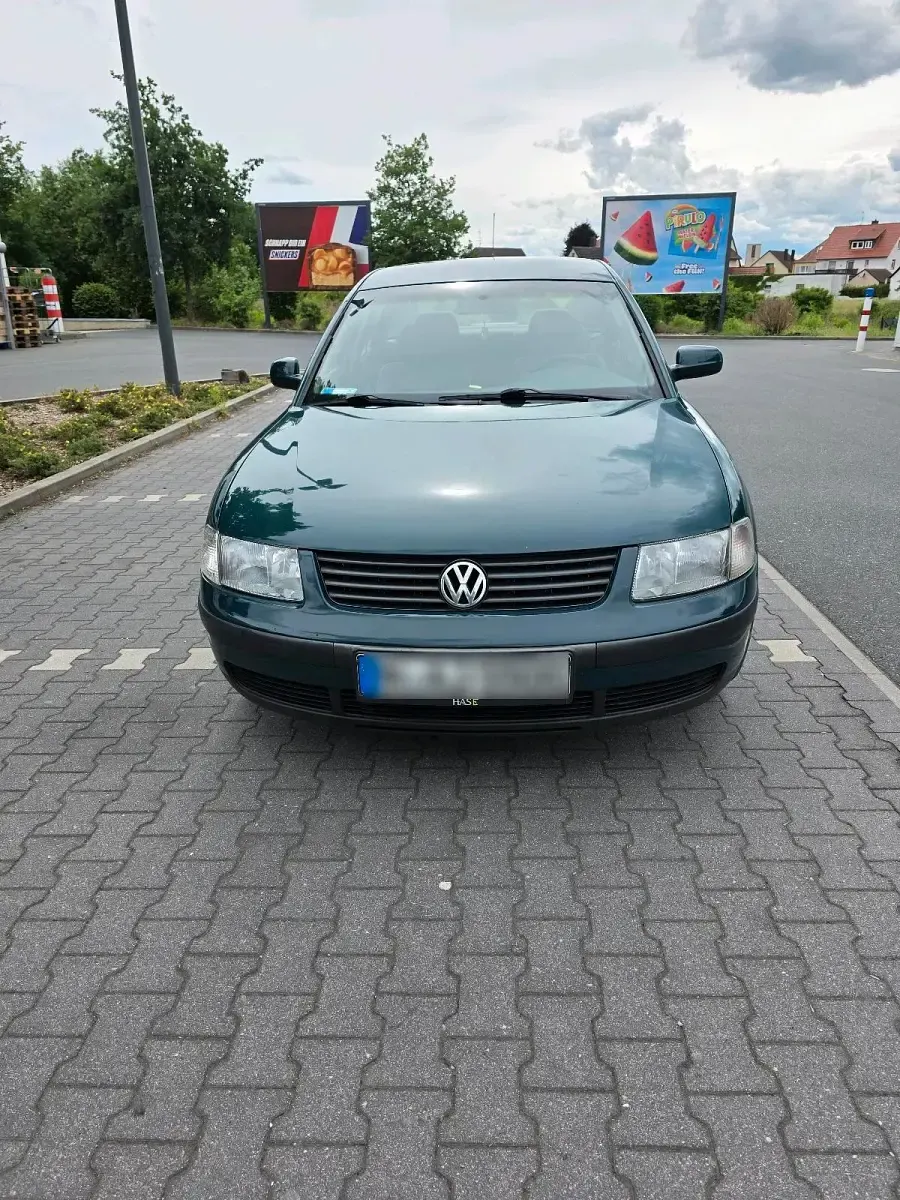 Gebraucht VW Passat 90 PS (66 kW) 1998 Grün Limousine