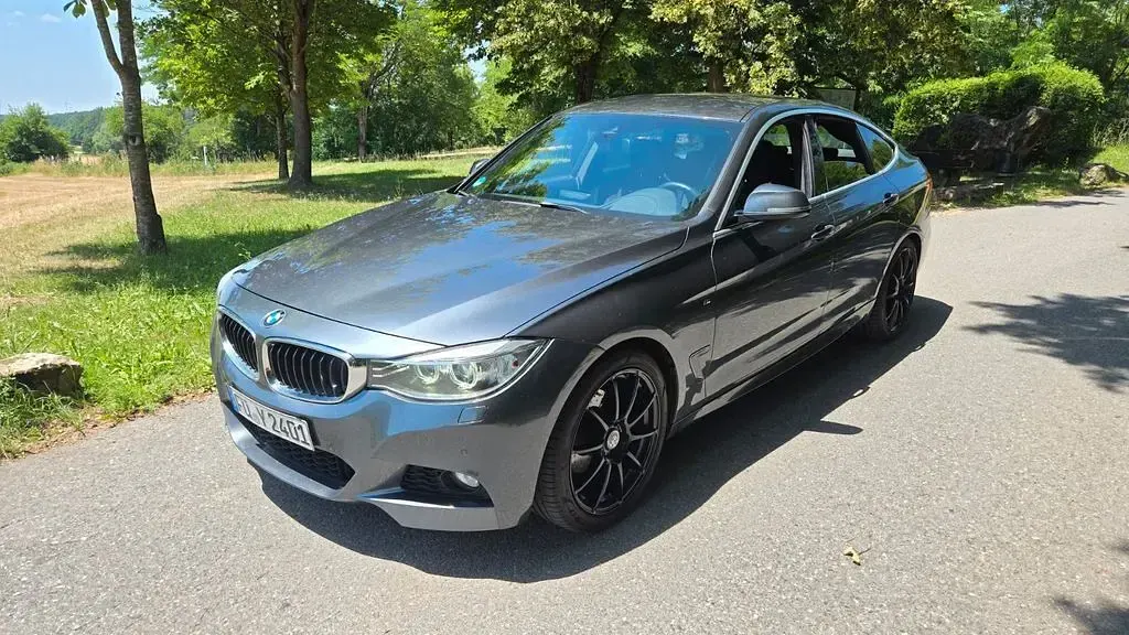 Gebraucht BMW 320 M Sport 190 PS (139 kW) 2015 Grau Limousine
