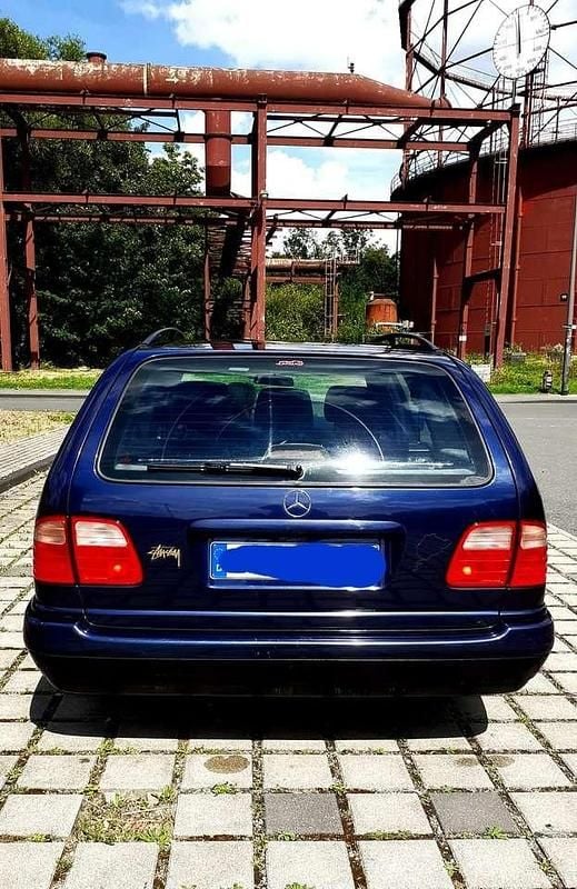 Gebraucht Mercedes E240 Classic 170 PS (125 kW) 1999 Blau Kombi
