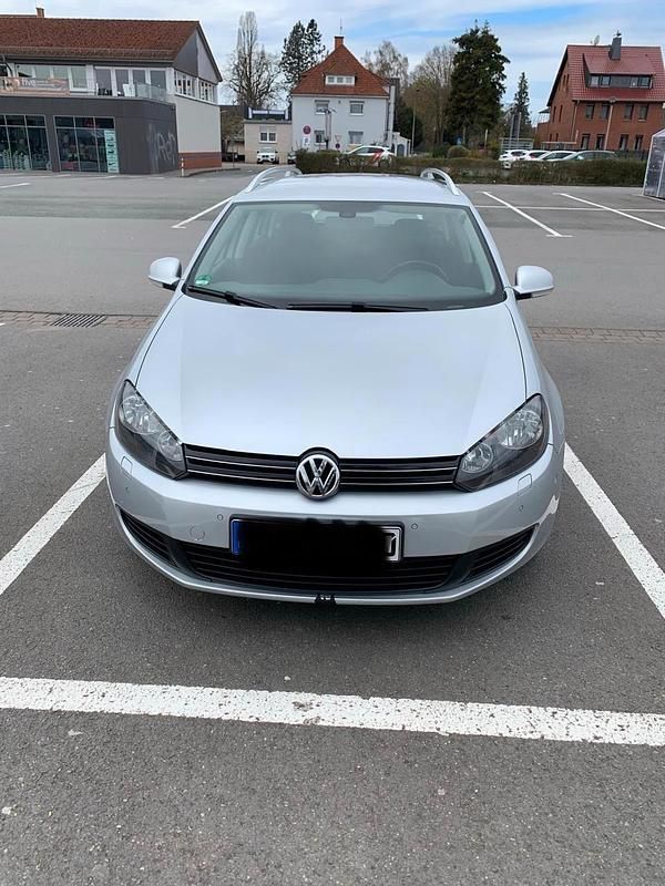 Gebraucht VW Golf VI 105 PS (77 kW) 2010 Silber Kleinwagen