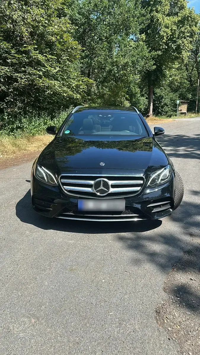 Gebraucht Mercedes E220 AMG line 194 PS (142 kW) 2018 Schwarz Kombi