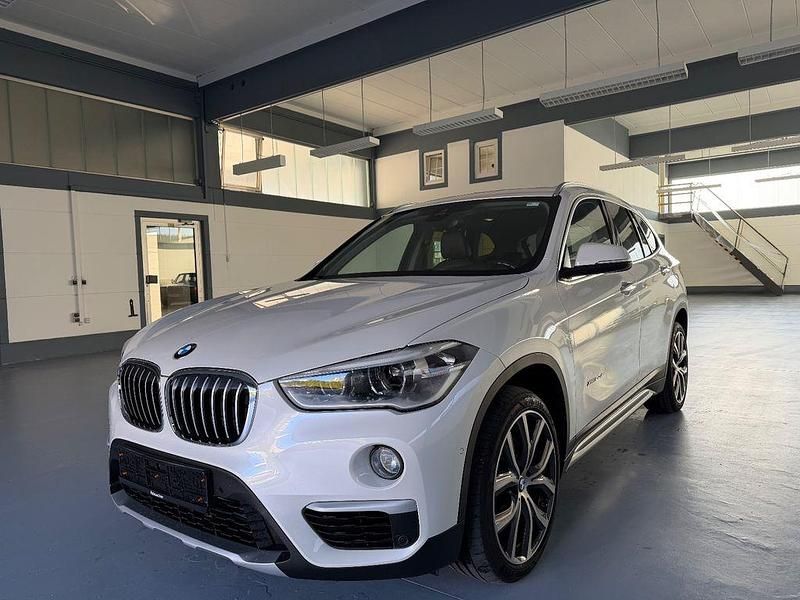 Weiß Gebraucht 2016 BMW X1 Sport Line SUV | 15.500 € (Fairer Preis) - Bild 1/4