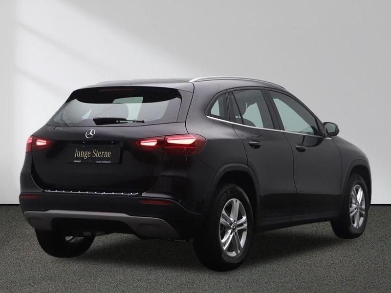 Gebraucht Mercedes GLA200 Advanced 163 PS (119 kW) 2023 Schwarz SUV