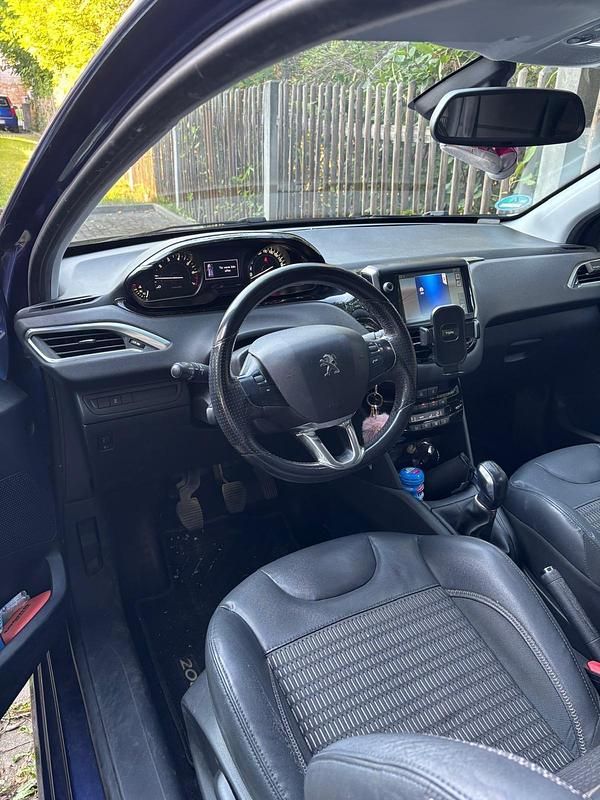 Gebraucht Peugeot 208 102 PS (75 kW) 2012 Blau Kleinwagen
