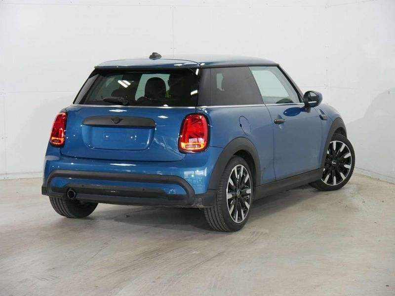 Gebraucht Mini ONE Classic 102 PS (75 kW) 2022 Island blue metallic Kleinwagen