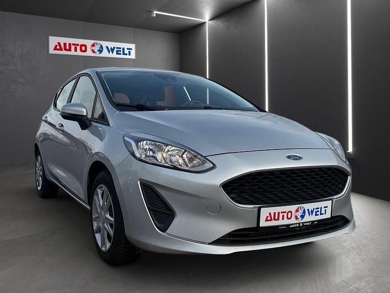 Gebraucht Ford Fiesta Cool & Connect 71 PS (52 kW) 2017 Silber Kleinwagen