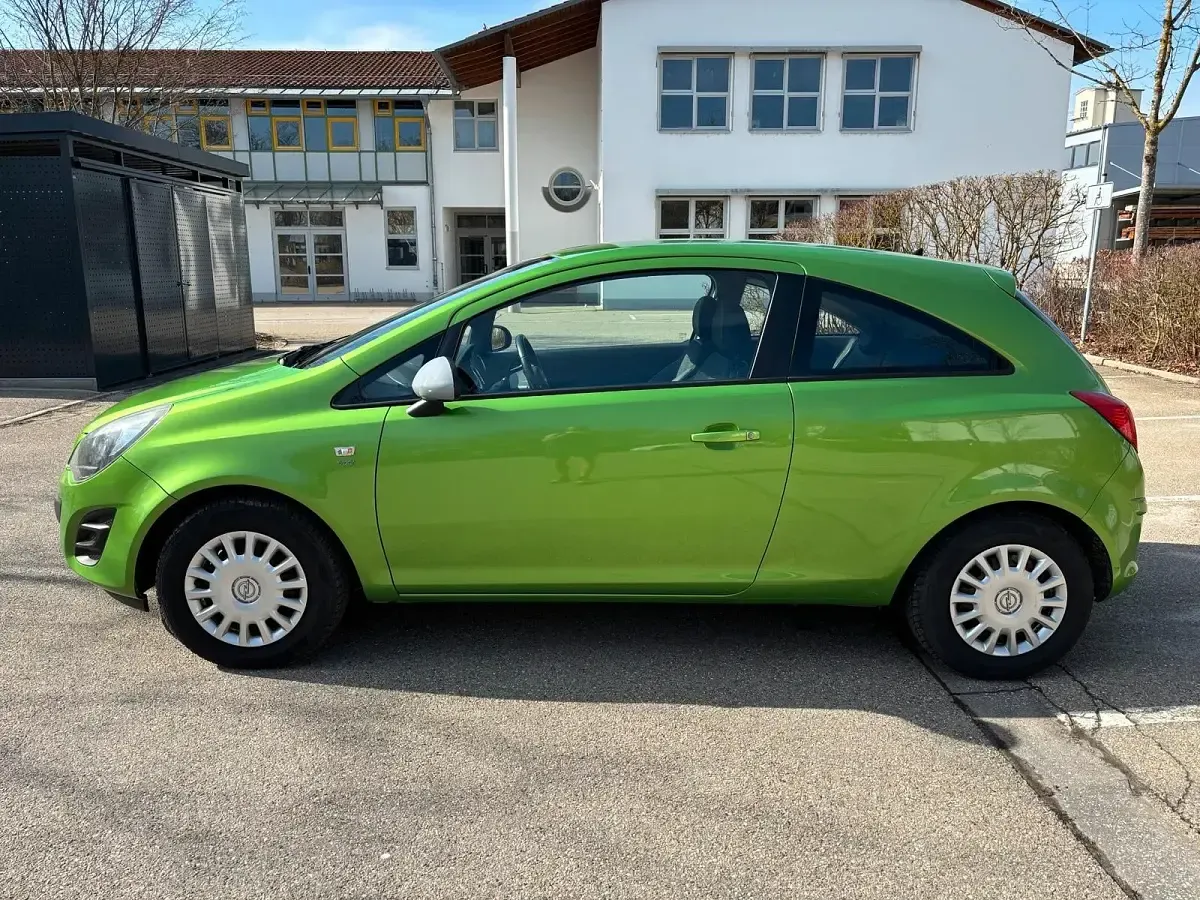 Używany Opel Corsa 69 KM (50 kW) 2014 Zielony Hatchback
