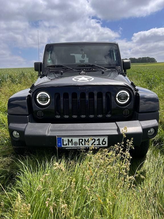 Second-hand Jeep Wrangler 200 CP (147 kW) 2013 Negru SUV