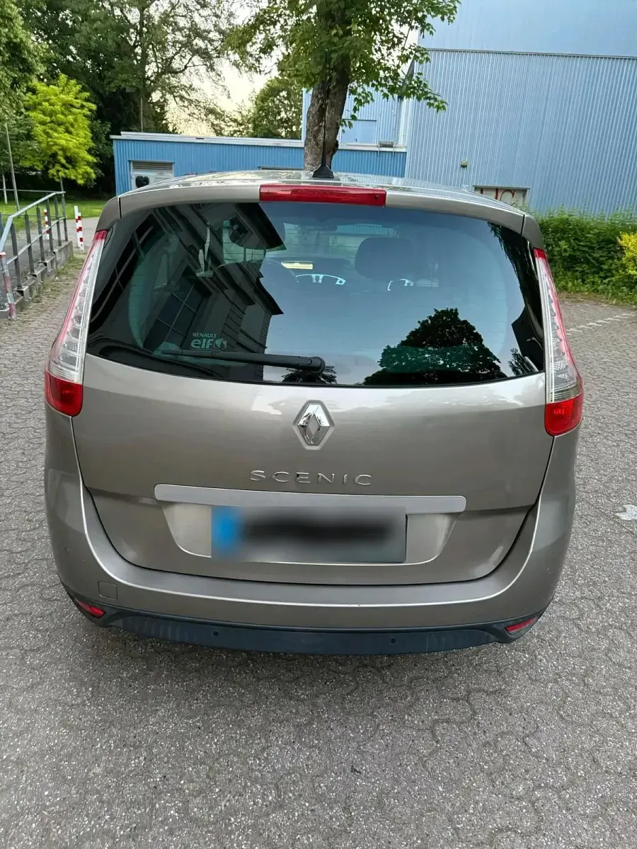 Gebraucht Renault Scénic III 140 PS (102 kW) 2010 Braun Van / Kleinbus
