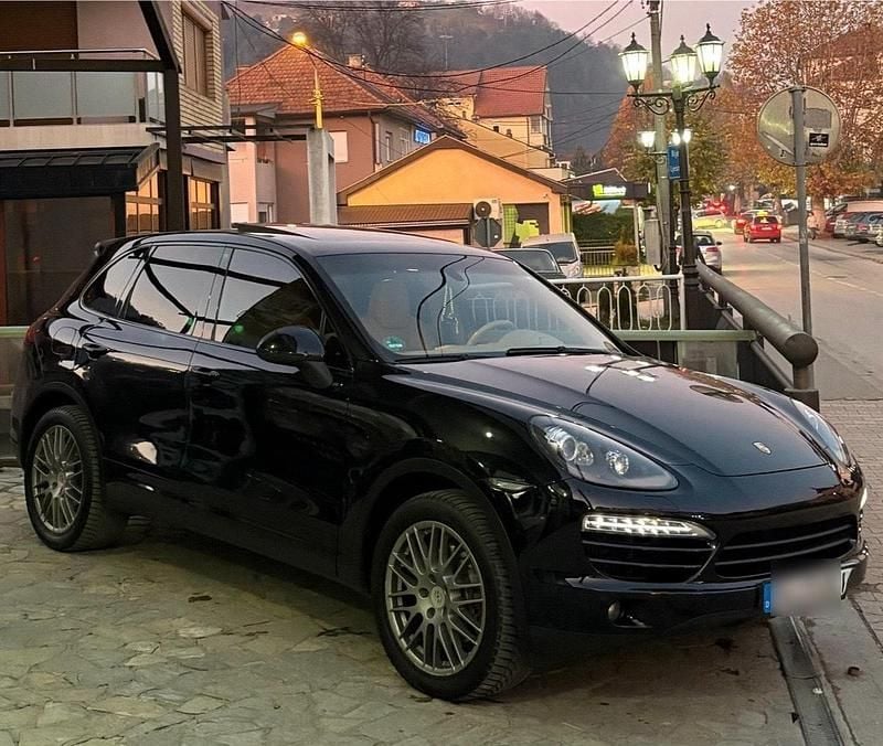 Schwarz Gebraucht 2011 Porsche Cayenne SUV | 16.300 € (Etwas zu teuer) - Bild 1/4