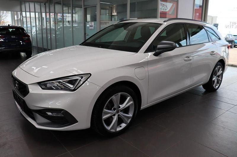 White b4b4 Gebraucht 2021 Seat Leon ST FR Kombi | 19.890 € (Guter Preis) - Bild 1/4