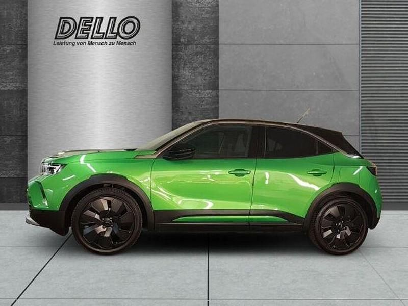 Gebraucht Opel Mokka 131 PS (96 kW) 2023 Lackierung matcha green/typ au SUV