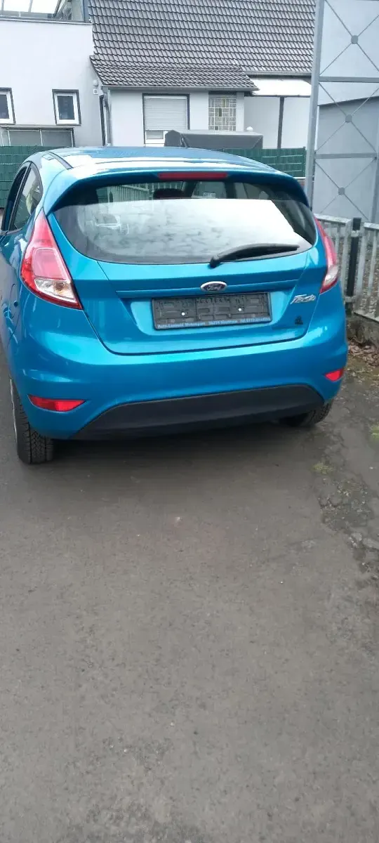 Gebraucht Ford Fiesta 59 PS (43 kW) 2014 Blau Kleinwagen