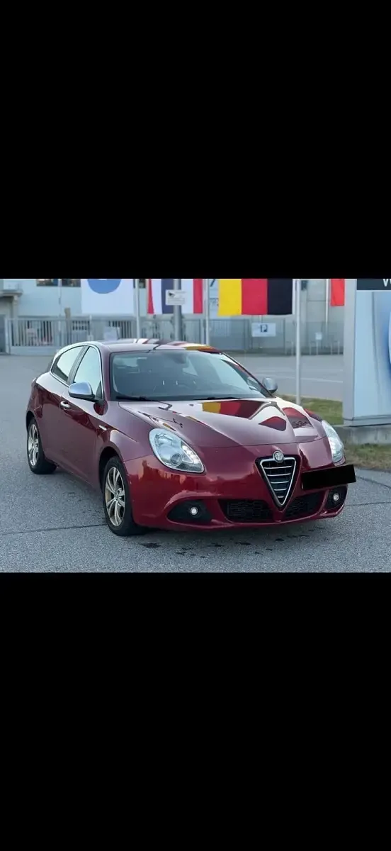 Gebraucht Alfa Romeo Giulietta 105 PS (77 kW) 2012 Rot Kleinwagen