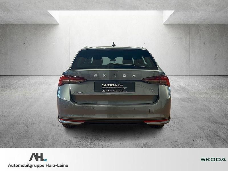 Gebraucht Skoda Octavia Exclusive 150 PS (110 kW) 2024 Grau Kombi