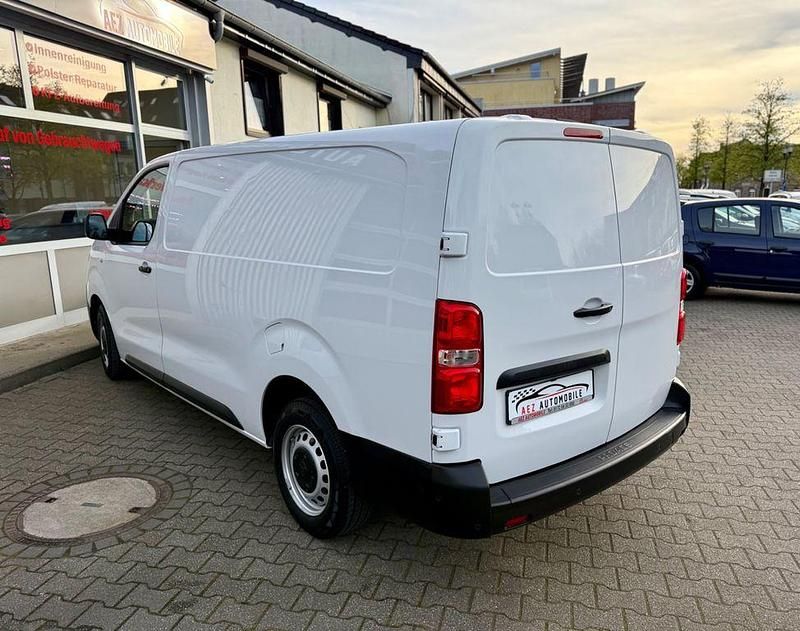 Gebraucht Toyota Proace 144 PS (105 kW) 2024 Weiß Van / Kleinbus