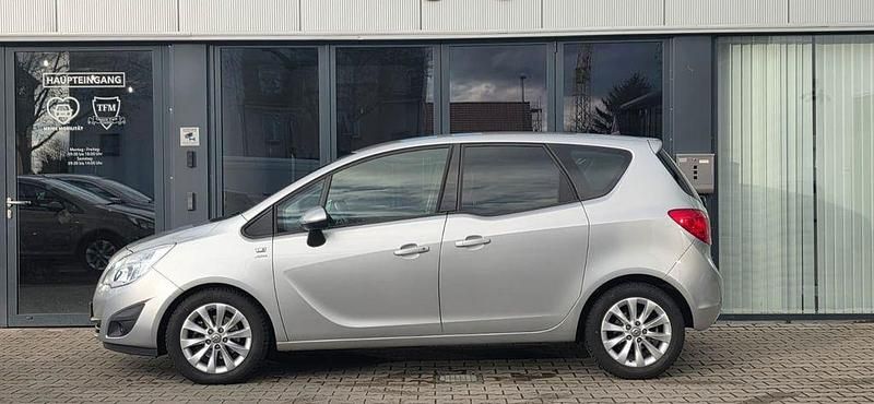 Gebraucht Opel Meriva 120 PS (88 kW) 2013 Silber Van / Kleinbus