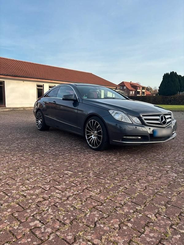 Gebraucht Mercedes E350 231 PS (169 kW) 2011 Grau Coupé